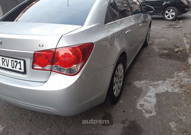 Chevrolet Cruze 2011 — photo 2