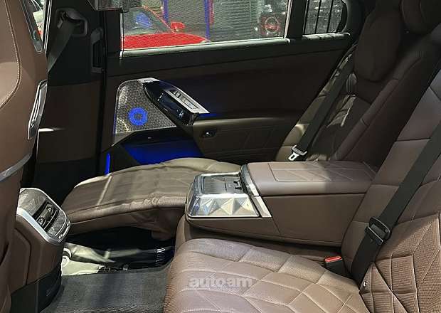 BMW 740