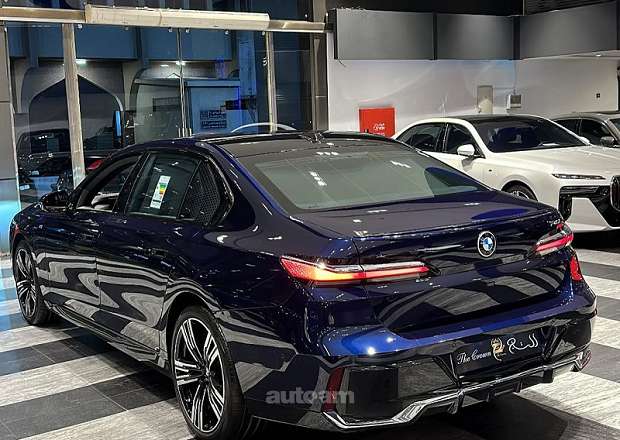 BMW 740