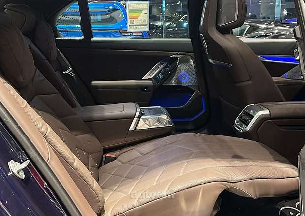 BMW 740