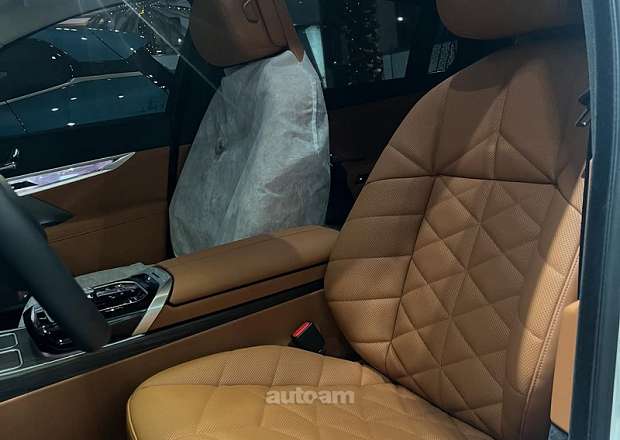 BMW 740