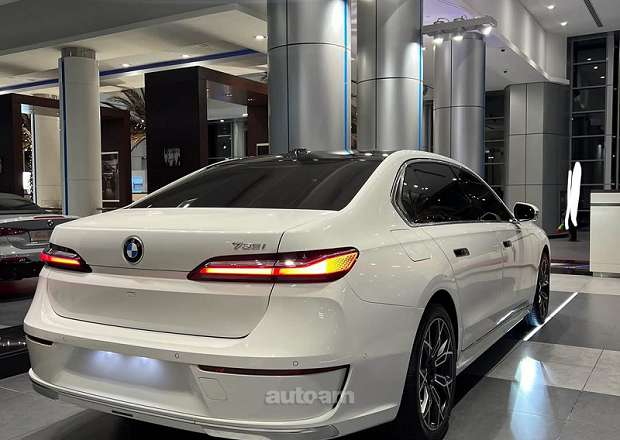 BMW 740