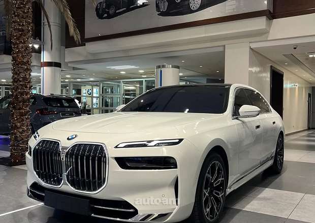 BMW 740