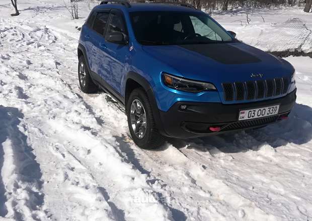 Jeep Cherokee 2018 — լուսանկար 3