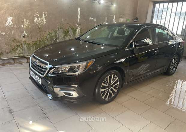 Subaru Legacy 2018 — photo 2