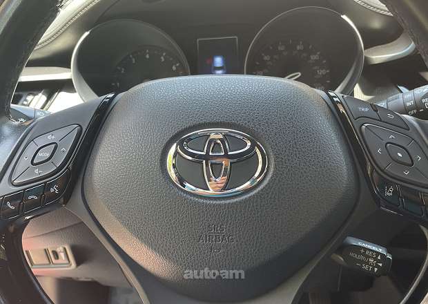 Toyota C-HR 2018 — լուսանկար 8