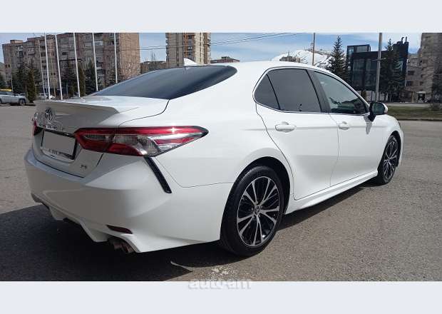 Toyota Camry 2020 — լուսանկար 4