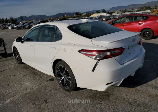 Toyota Camry 2020 — լուսանկար 13