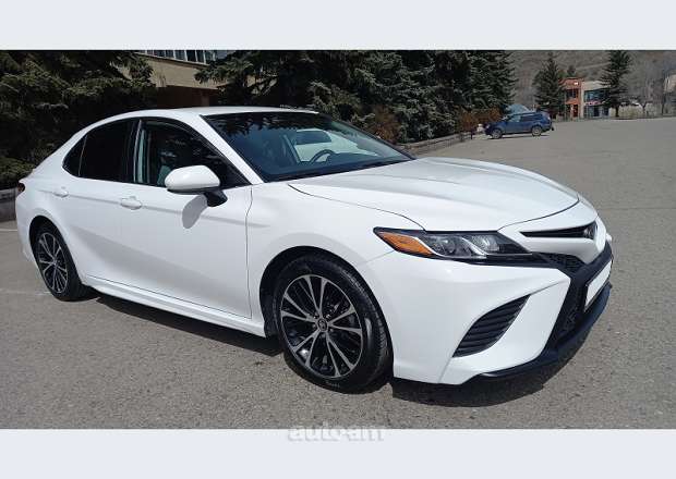 Toyota Camry 2020 — լուսանկար 2
