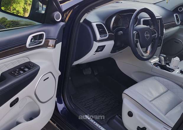 Jeep Grand Cherokee 2018 — լուսանկար 10