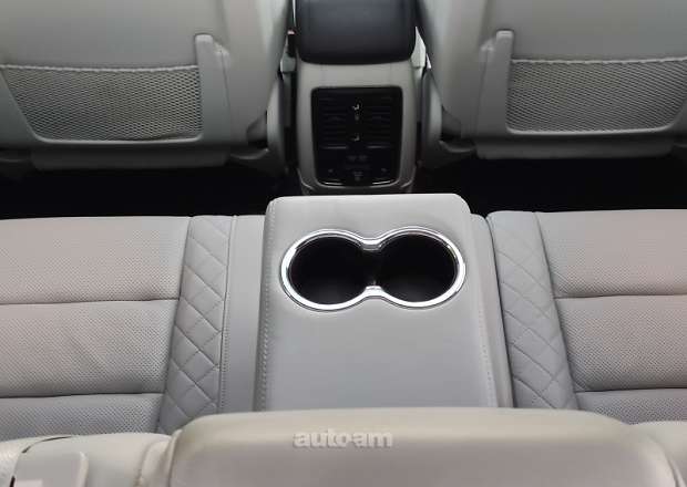 Jeep Grand Cherokee 2018 — լուսանկար 9