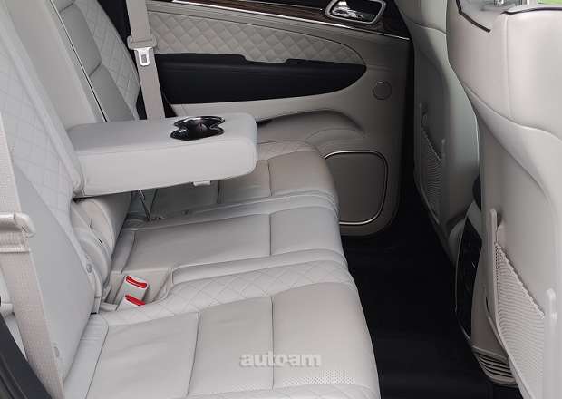 Jeep Grand Cherokee 2018 — լուսանկար 11
