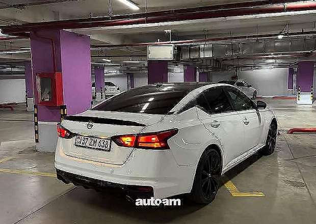 Nissan Altima