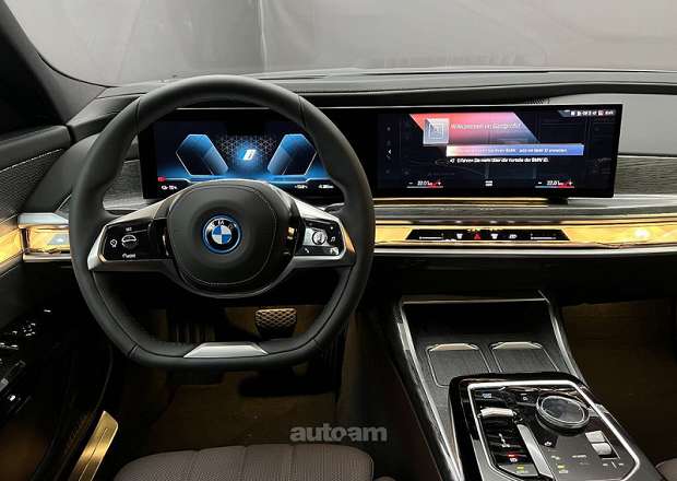 BMW i7
