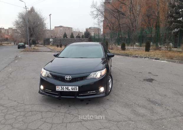 Toyota Camry 2014 — լուսանկար 3