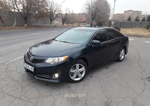 Toyota Camry 2014 — լուսանկար 1
