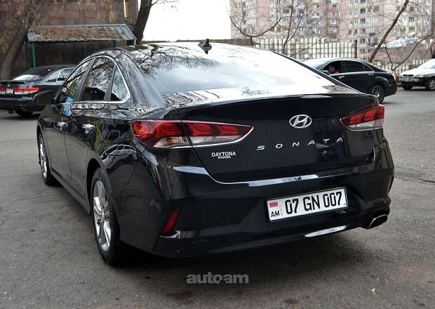 Hyundai Sonata 2018 — լուսանկար 13