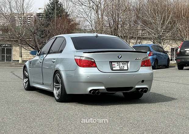 BMW M5 2006 — լուսանկար 9