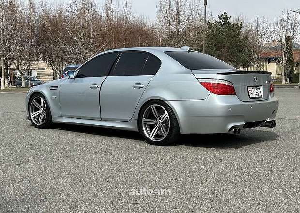 BMW M5 2006 — լուսանկար 10