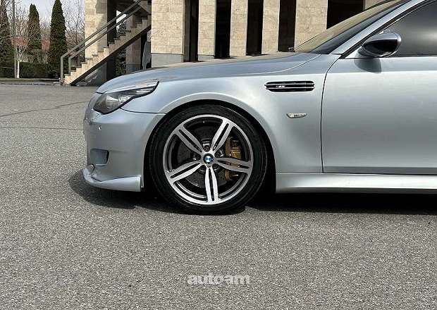 BMW M5 2006 — լուսանկար 12