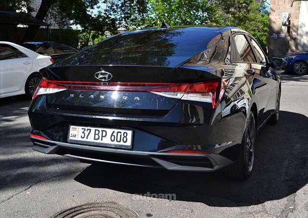 Hyundai Elantra 2021 — լուսանկար 14
