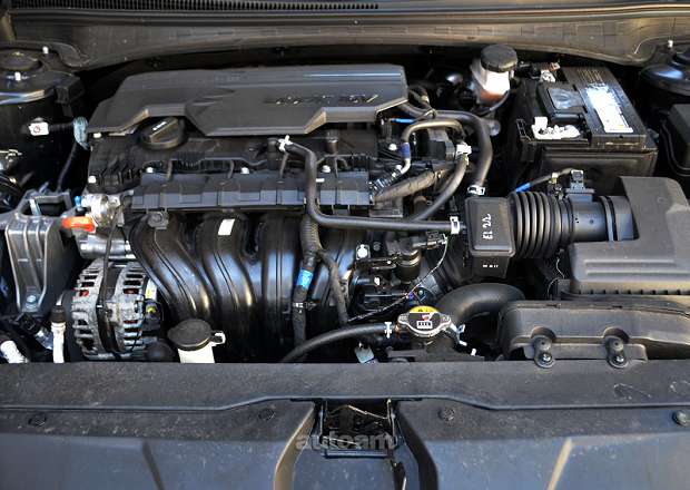 Hyundai Elantra 2021 — լուսանկար 13