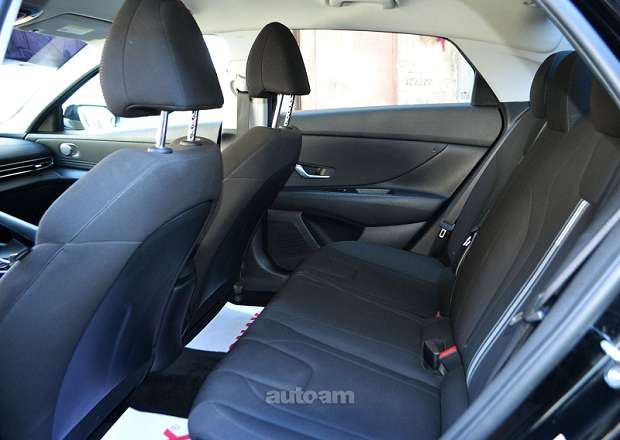Hyundai Elantra 2021 — լուսանկար 9