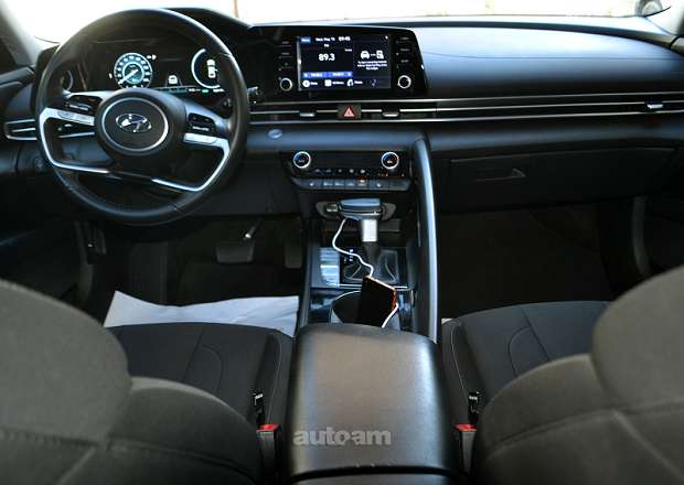 Hyundai Elantra 2021 — լուսանկար 10