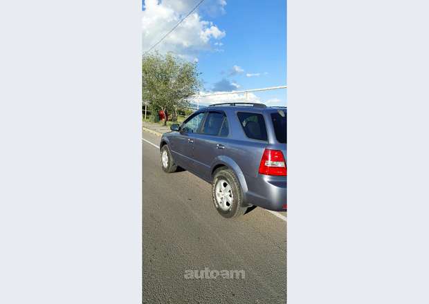 Kia Sorento 2008 — լուսանկար 10