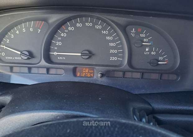 Opel Vectra 1997 — լուսանկար 1