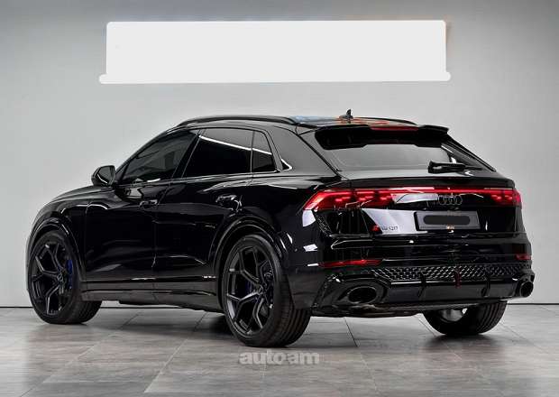 Audi RSQ8