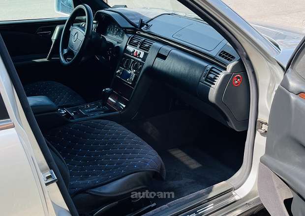 Mercedes-Benz E 230 1996 — photo 3