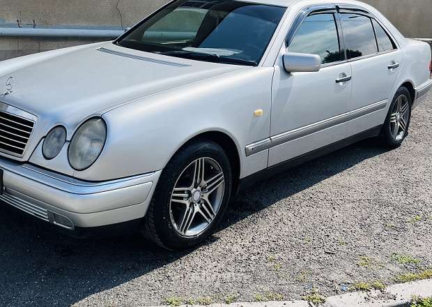 Mercedes-Benz E 230 1996 — photo 15