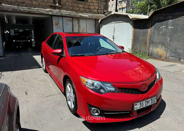 Toyota Camry 2013 — լուսանկար 2
