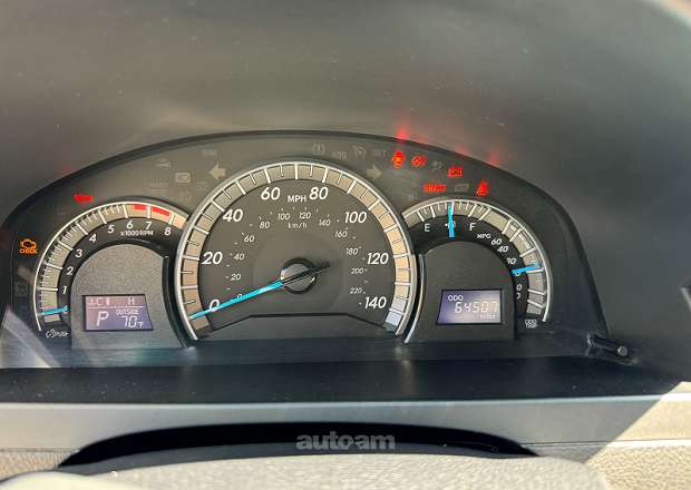 Toyota Camry 2013 — լուսանկար 9