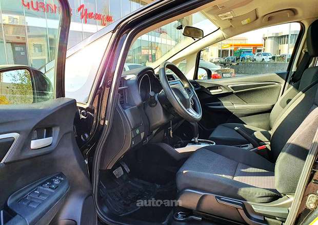 Honda Fit 2019 — լուսանկար 8