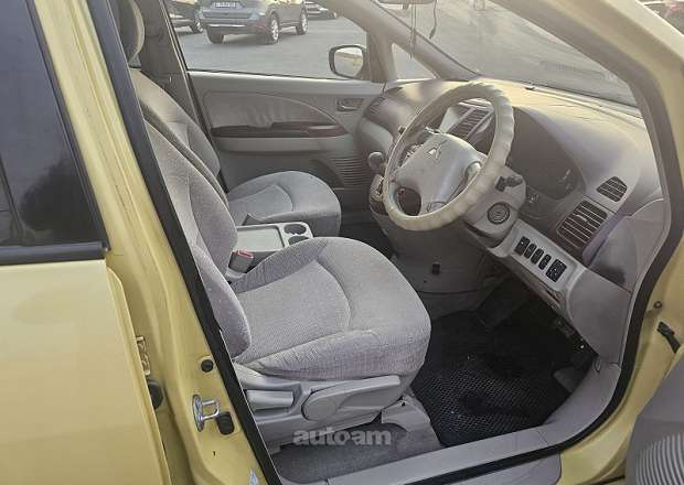 Mitsubishi Grandis 2004 — լուսանկար 4