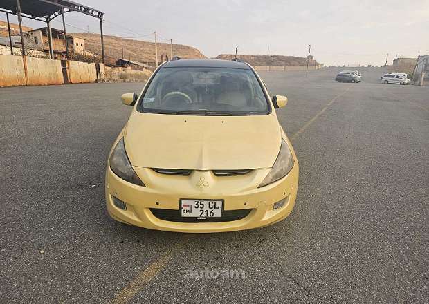 Mitsubishi Grandis 2004 — լուսանկար 2