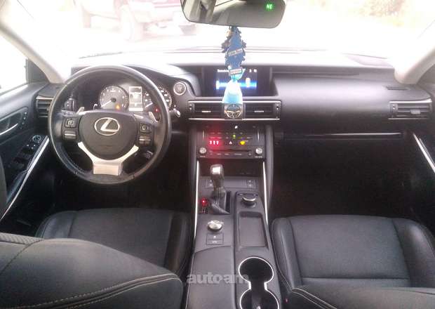 Lexus IS 300 2018 — լուսանկար 3