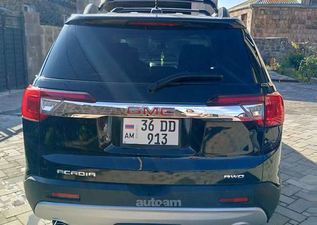 GMC Acadia 2019 — լուսանկար 14
