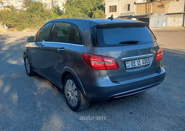 Mercedes-Benz B Electric Drive 2015 — լուսանկար 5