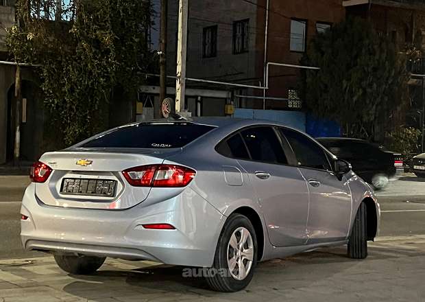 Chevrolet Cruze 2018 — լուսանկար 11