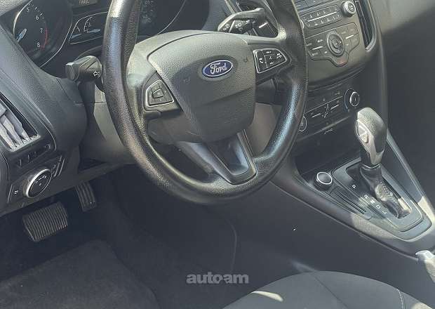 Ford Focus 2017 — լուսանկար 2