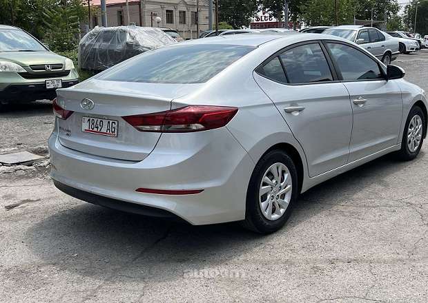 Hyundai Elantra 2017 — фото 9
