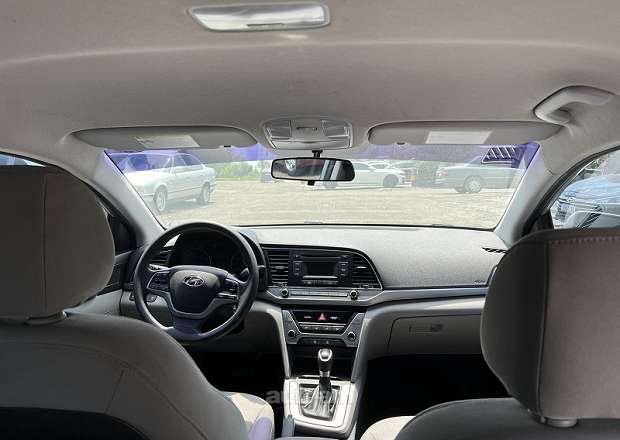 Hyundai Elantra 2017 — фото 3