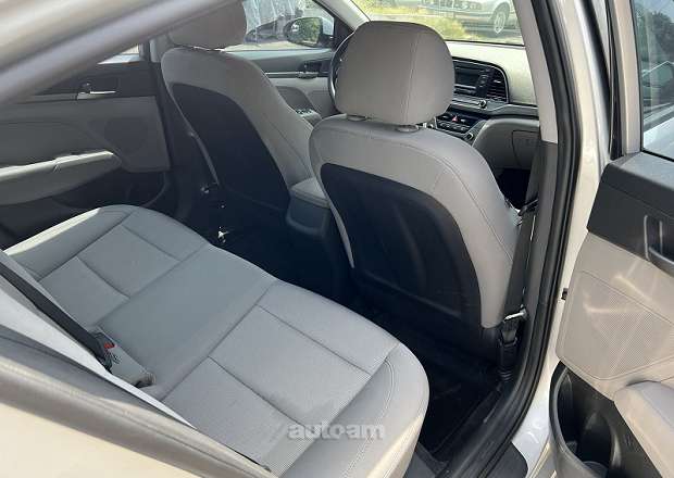 Hyundai Elantra 2017 — фото 2