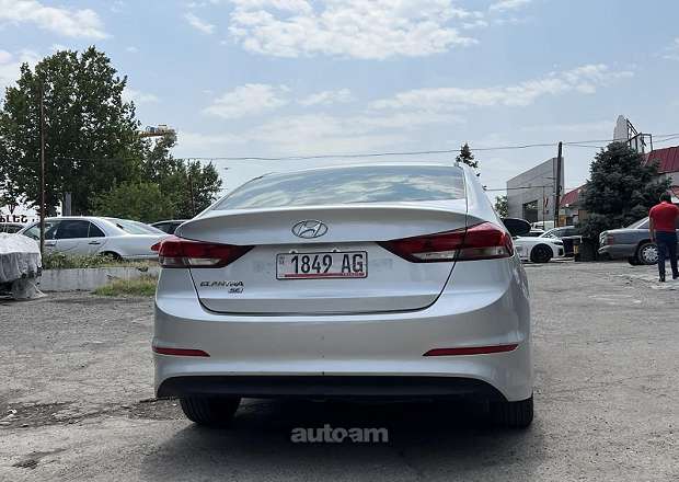 Hyundai Elantra 2017 — фото 10