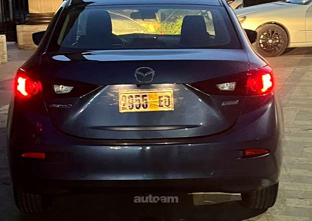 Mazda 3 2018 — լուսանկար 11