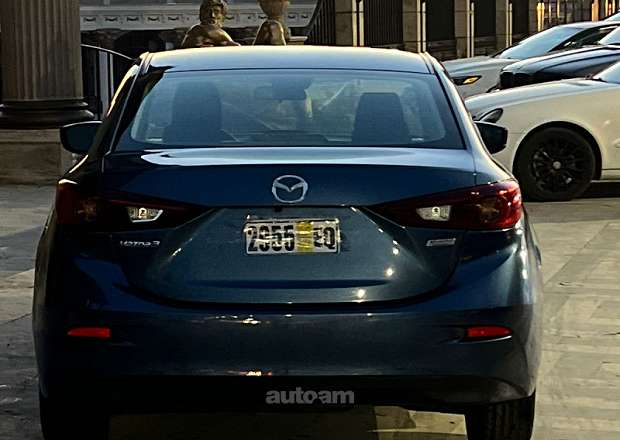Mazda 3 2018 — լուսանկար 3
