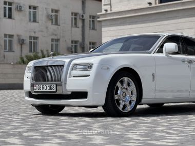 Rolls Royce Ghost  2011 
